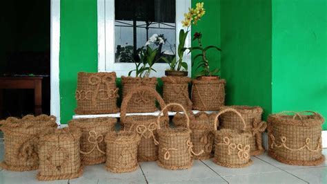 Cara Mudah Membuat Pot Bunga dari Sabut Kelapa